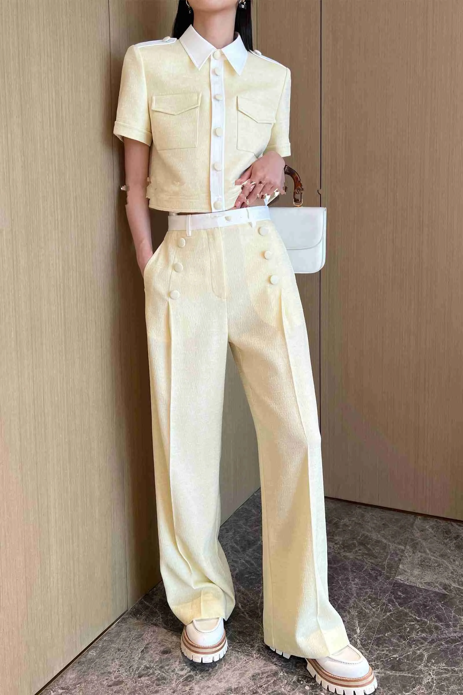 Тот же французский нишевый дизайн Xiaojingjia контрастного цвета с коротким рукавом, маленький ароматный топ, широкие брюки, костюм-двойка для женщин Изображение 5