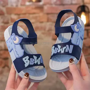 Детские сандалии для мальчиков, летние новые пляжные туфли из крокодиловой кожи для девочек с мягкой подошвой.